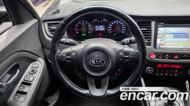 Kia Carens 2.0 LPi Prestige 2015 — фото 13