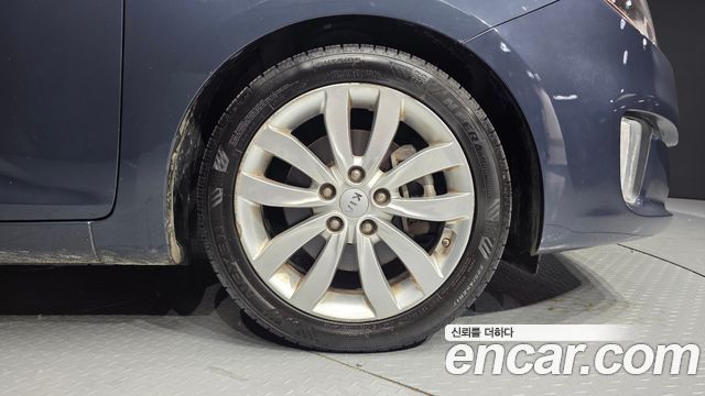 Kia Carens 2.0 LPi Prestige 2015 — фото 21