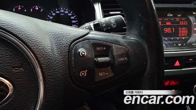 Kia Carens 2.0 LPi Prestige 2015 — фото 30