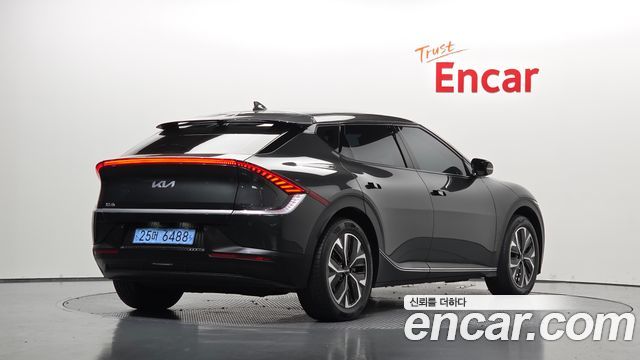 Kia EV6 Long Range 4WD Air 2023 — фото 2