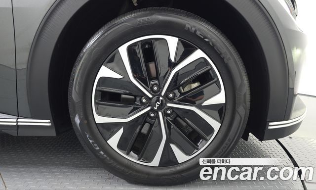 Kia EV6 Long Range 4WD Air 2023 — фото 21