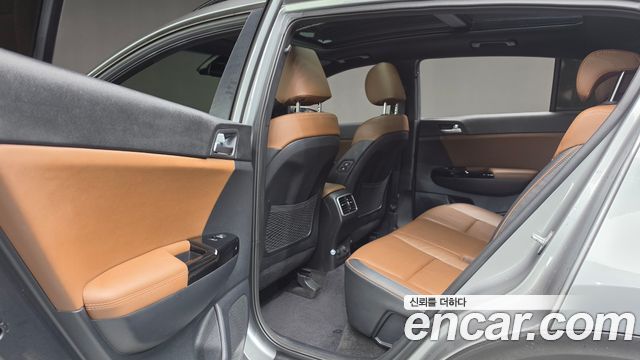 Kia Sportage The Bold Diesel 2.0 4WD Signature Gravity 2021 — фото 29