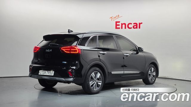 Kia Niro 1.6 HEV Noblesse 2022 — фото 2