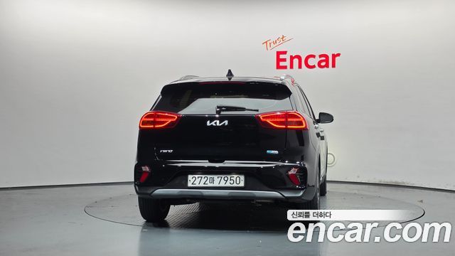 Kia Niro 1.6 HEV Noblesse 2022 — фото 4