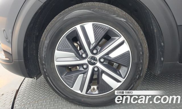 Kia Niro 1.6 HEV Noblesse 2022 — фото 5