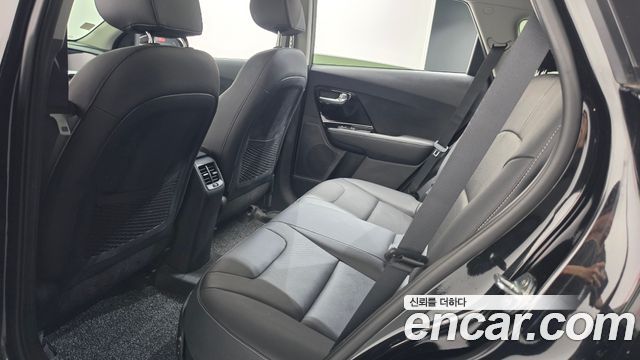 Kia Niro 1.6 HEV Noblesse 2022 — фото 11