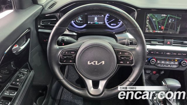 Kia Niro 1.6 HEV Noblesse 2022 — фото 14