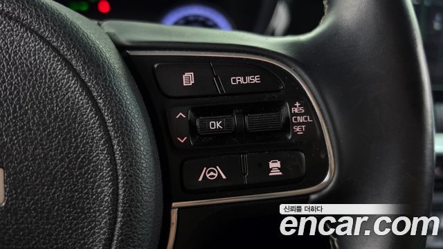 Kia Niro 1.6 HEV Noblesse 2022 — фото 17