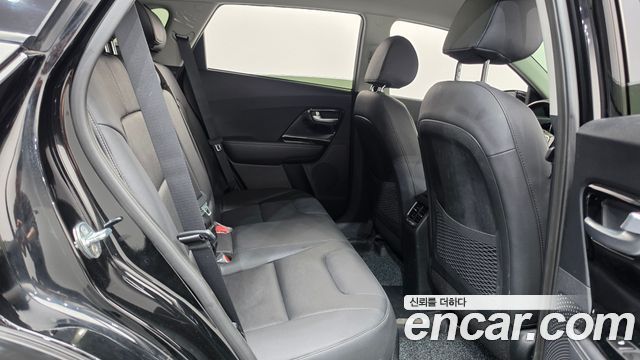 Kia Niro 1.6 HEV Noblesse 2022 — фото 19