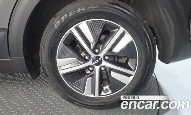 Kia Niro 1.6 HEV Noblesse 2022 — фото 21