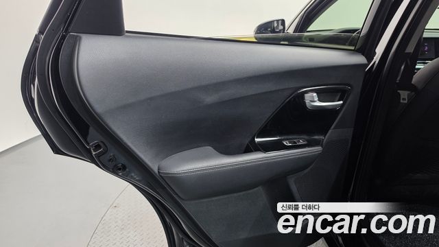 Kia Niro 1.6 HEV Noblesse 2022 — фото 25