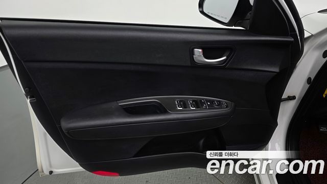 Kia K5 (II) 2.0 MX Style Edition 2018 — фото 30