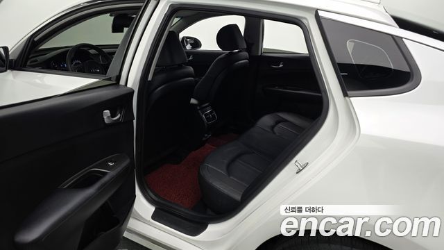 Kia K5 (II) 2.0 MX Style Edition 2018 — фото 32