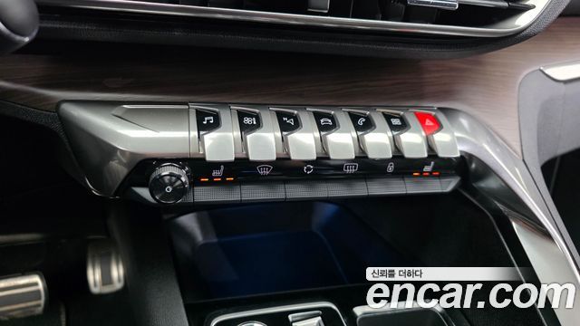 Peugeot 5008 (II) 1.2 Pure Tech GT 2024 — фото 17