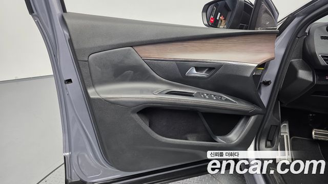 Peugeot 5008 (II) 1.2 Pure Tech GT 2024 — фото 24