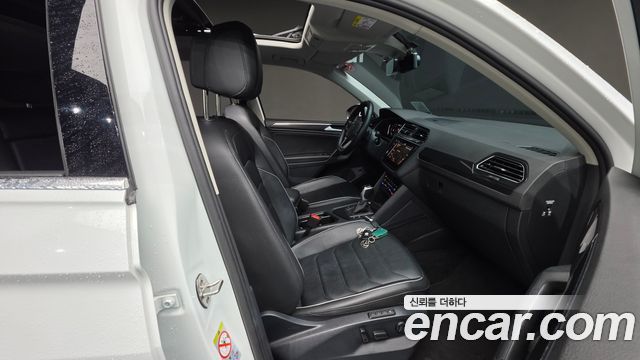Volkswagen Tiguan (II) 2.0 TDI Prestige 2023 — фото 10