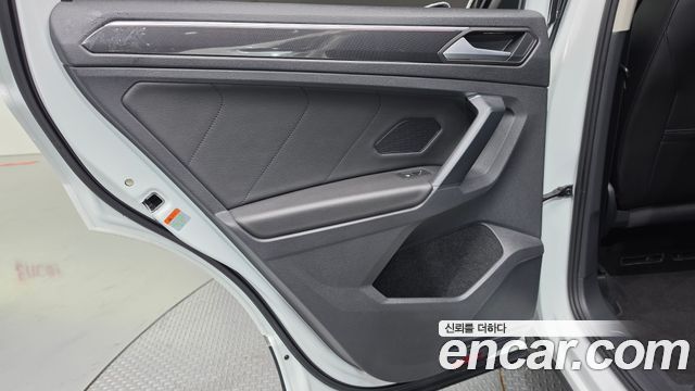 Volkswagen Tiguan (II) 2.0 TDI Prestige 2023 — фото 25