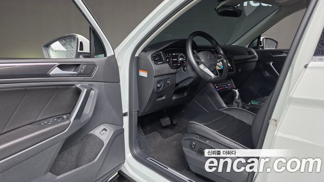 Volkswagen Tiguan (II) 2.0 TDI Prestige 2023 — фото 26