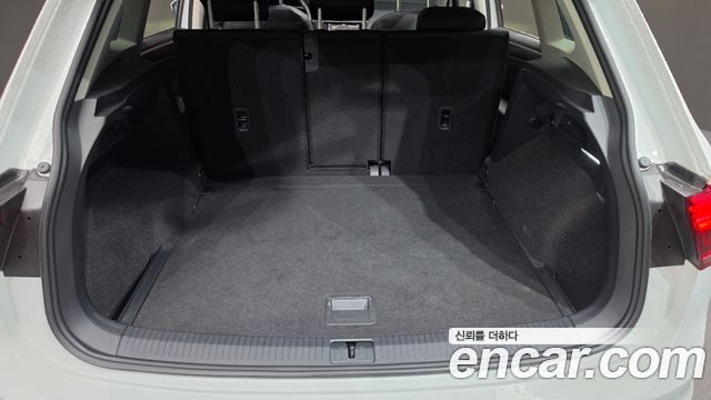 Volkswagen Tiguan (II) 2.0 TDI Prestige 2023 — фото 33