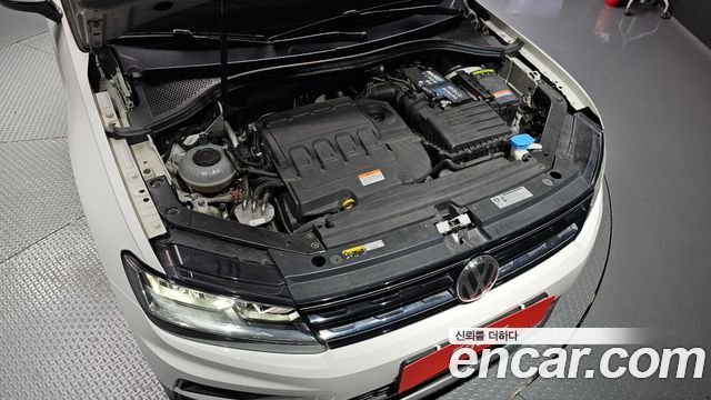 Volkswagen Tiguan (II) 2.0 TDI Premium 2020 — фото 6