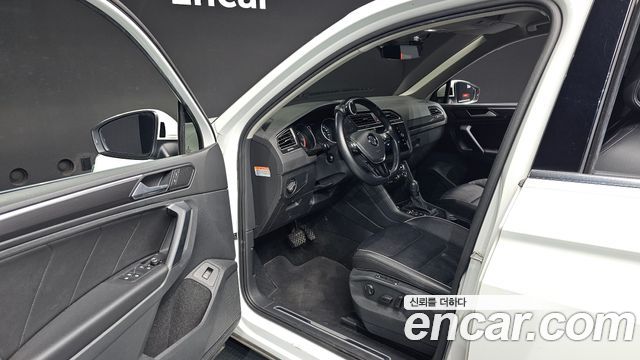 Volkswagen Tiguan (II) 2.0 TDI Premium 2020 — фото 10