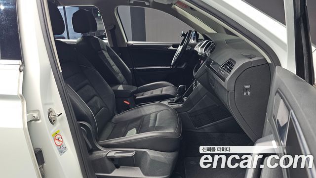 Volkswagen Tiguan (II) 2.0 TDI Premium 2020 — фото 11