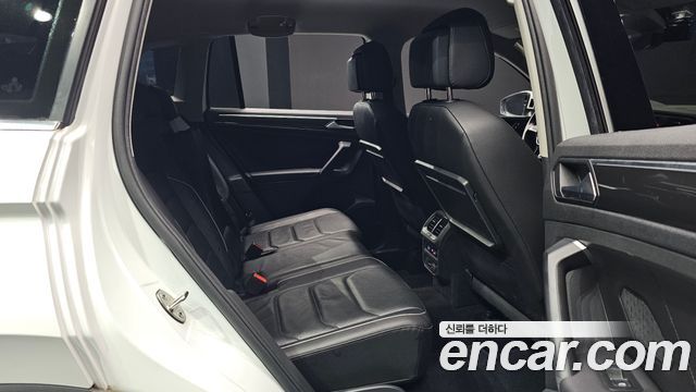 Volkswagen Tiguan (II) 2.0 TDI Premium 2020 — фото 12