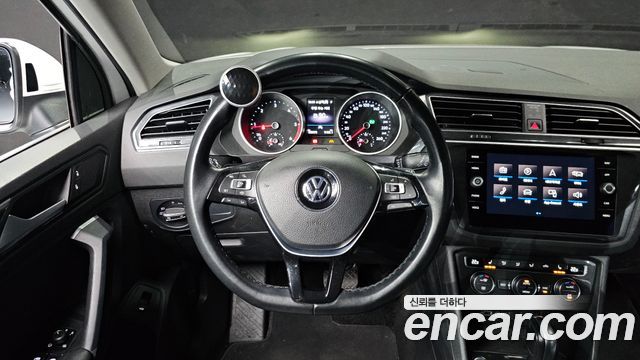 Volkswagen Tiguan (II) 2.0 TDI Premium 2020 — фото 13