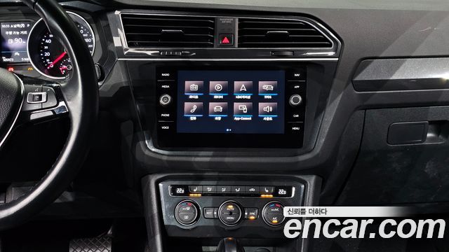 Volkswagen Tiguan (II) 2.0 TDI Premium 2020 — фото 14