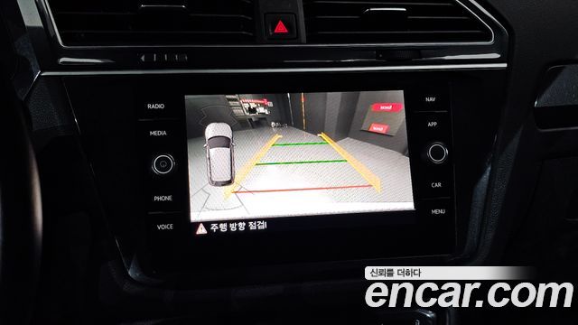 Volkswagen Tiguan (II) 2.0 TDI Premium 2020 — фото 15