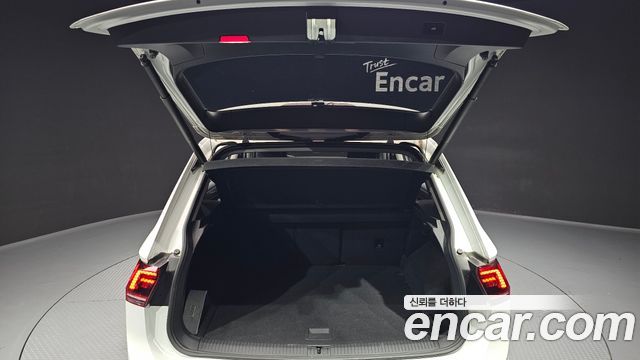 Volkswagen Tiguan (II) 2.0 TDI Premium 2020 — фото 20