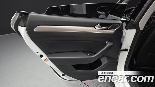Volkswagen Arteon 2.0 TDI Premium 2020 — фото 25