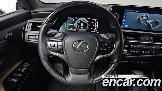 Lexus ES300h (VII) Executive 2025 — фото 13