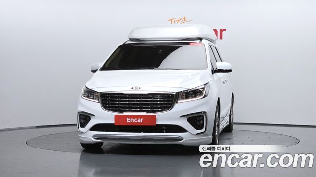 Kia Carnival 9-Seater Hi-Limousine Noblesse Special 2019 — фото 3