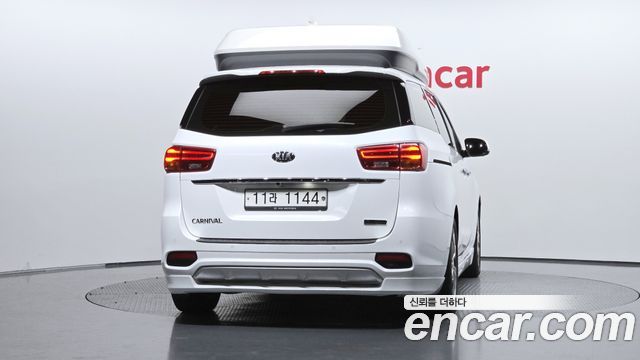 Kia Carnival 9-Seater Hi-Limousine Noblesse Special 2019 — фото 4