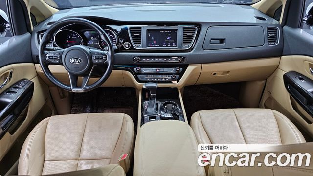 Kia Carnival 9-Seater Hi-Limousine Noblesse Special 2019 — фото 7
