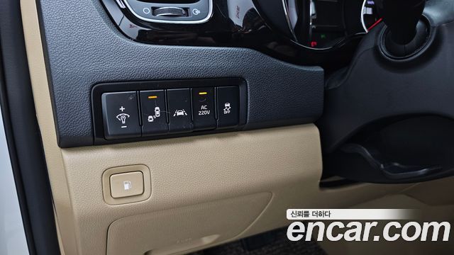 Kia Carnival 9-Seater Hi-Limousine Noblesse Special 2019 — фото 14