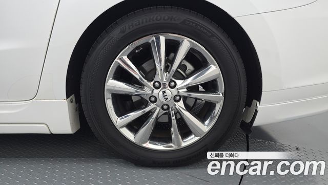 Kia Carnival 9-Seater Hi-Limousine Noblesse Special 2019 — фото 21