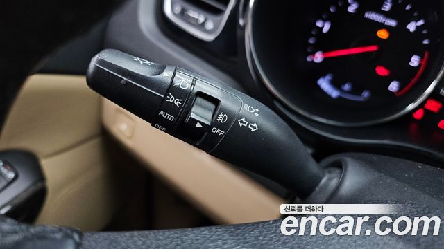 Kia Carnival 9-Seater Hi-Limousine Noblesse Special 2019 — фото 31