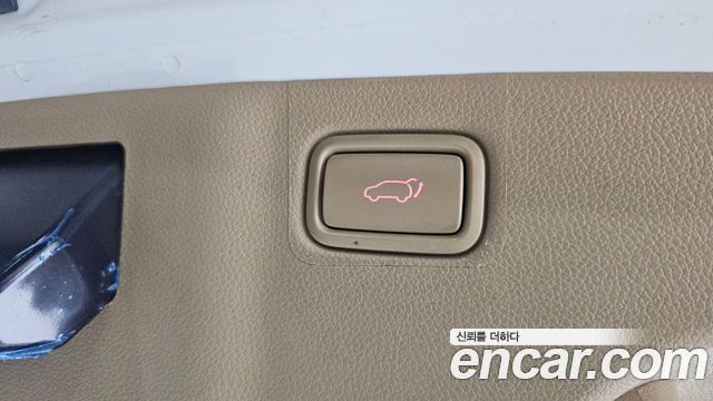 Kia Carnival 9-Seater Hi-Limousine Noblesse Special 2019 — фото 33