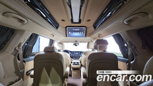 Kia Carnival 9-Seater Hi-Limousine Noblesse Special 2019 — фото 34
