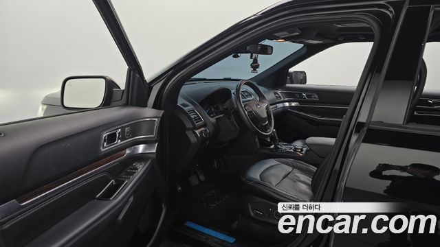 Ford Explorer 2.3 Limited 4WD 5th 2018 — фото 10