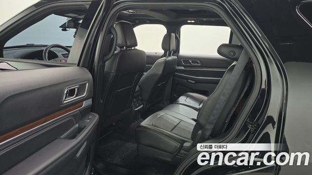 Ford Explorer 2.3 Limited 4WD 5th 2018 — фото 12