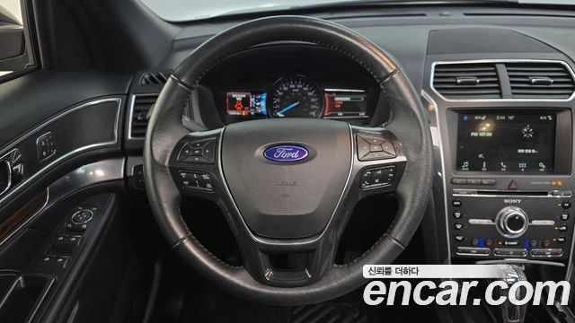 Ford Explorer 2.3 Limited 4WD 5th 2018 — фото 15
