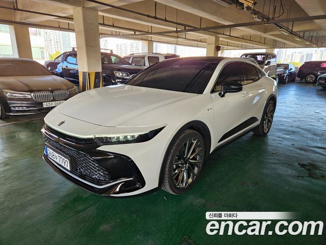 Toyota Crown Crossover 2.5 4WD Hybrid