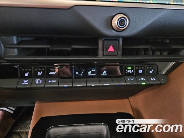 Toyota Crown Crossover 2.5 4WD Hybrid 2026 — фото 16