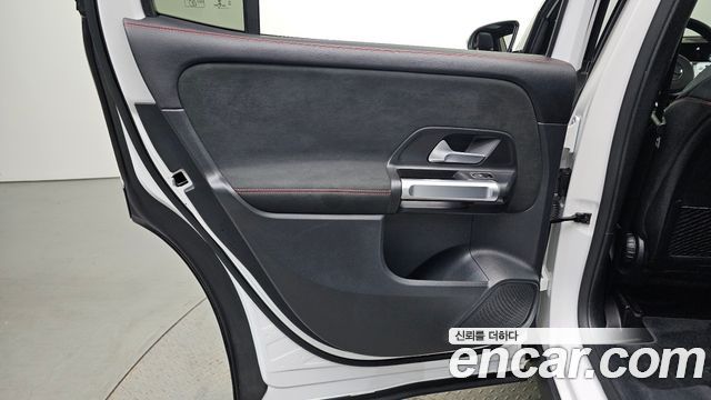 Mercedes-Benz GLB-Class (X247) GLB250 4MATIC 2022 — фото 31