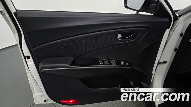 KG Mobility (SsangYong) Tivoli Air 1.6 IX 2WD 2017 — фото 24