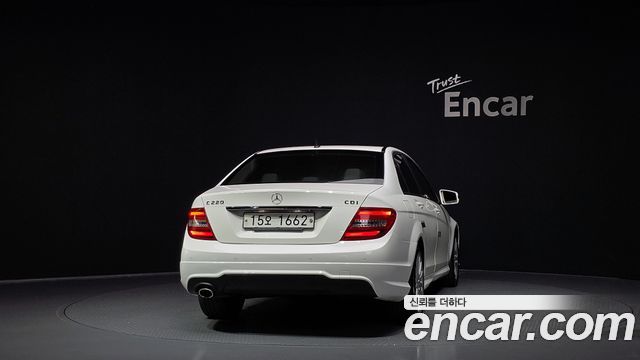 Mercedes-Benz C-Class (W204) C220 CDI 2014 — фото 4
