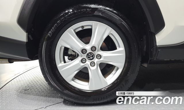 Toyota RAV4 (V) 2.5 2WD 2019 — фото 5